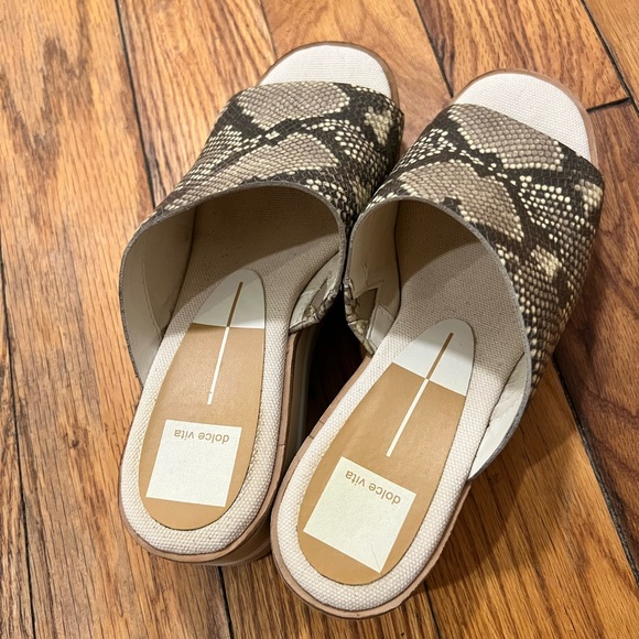 Dolce Vita Snake Print Platform Slip On Sandals Size 7.5 - Picture 2 of 7